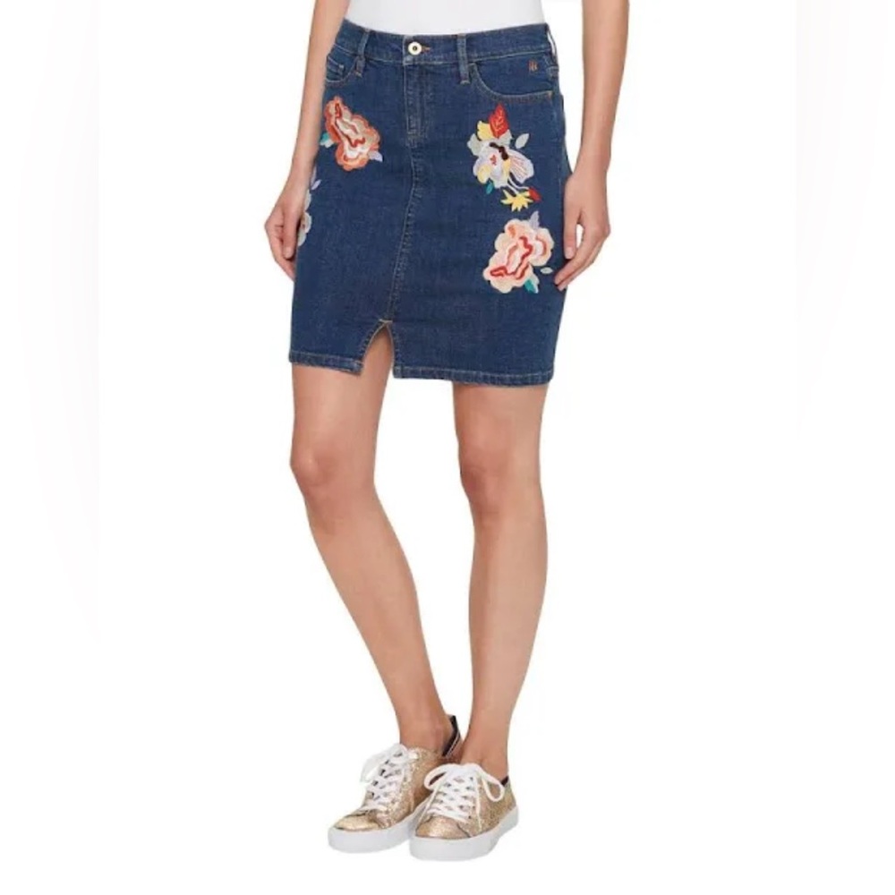 Y2K Tommy Hilfiger Denim Skirt with Embroidered Floral Size 8 Preppy western